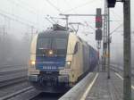 BR 182 (ES 64 U2-) Der WLB Cargo Taurus ES 64 U2-020(182 520) summte fr�hlich und leicht angefroren an uns vorbei. HH-Harburg,29.12.2009