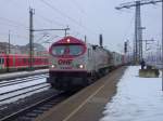 BR 250 (Blue Tiger) OHE 330092 mit Containerzug am 06.02.10 in Fulda