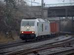 BR 285 Dieselversion der erfolgreichen TraXX Familie. Die ITL 285 108-6 angemietet von der BLG f�hrt durch den Harburger Bhf am 29.12.09. Das Foto ist leicht verschwommen da wir von der Lok �berrascht wurden(man h�rt sie erst wenn sie schon fast vorbei ist...)