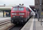 218 444-8 steht abfahrbereit mit ihrem Doppelstockzug nach München am 20.08.14 in Mühldorf.