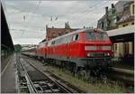 br-218-v-164/568351/mit-zwei-db-218-ist-der Mit zwei DB 218 ist der EC von München nach Basel in Lindau eingetroffen.
10. Juli 2017