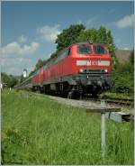 Die DB 218 402-6 und eine Schwesterlok bringe den EC Mnchen - Zrich nach Lindau und wurden hier am 28.