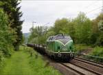 220 053 der Brohltaleisenbahn mit Aluminiumzug von Spellen nach Koblenz am 10.05.13 in Unkel