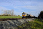 Einen schweren Gaskesselzug hatte am Mittag des 02.11.17 die Mühldorfer 247 052-4 am Haken. Bei Poing wurde der Zug im Bild festgehalten.