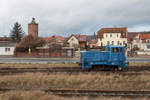 Die in Betrieb befindliche Lok 5 (312 011-0) der IG Hirzbergbahn e.V. war am 24.12.16 im stillgelegten Bahnhof Vacha abgestellt.