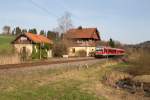 Romantisch gelegen ist der kleine Bahnhof von Otting, der sich an der Strecke von Traunstein nach Waging am See befindet.