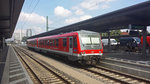 Abfahrbereit über Grafing Bahnhof nach Wasserburg am Inn steht der Mühldorfer 628 572-0 am Nachmittag des 30.08.16 am Münchner Ostbahnhof.