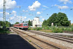 BR 0628/566534/628-649-6-und-574-6-durchfuhren-am 628 649-6 und 574-6 durchfuhren am Vormittag des 16.07.17 auf ihrem Weg von München Hbf nach Mühldorf die Ortschaft Feldkirchen.