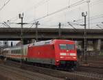Die glnzende 101 003-2 zog den IC 2027 nach Passau aus dem Bahnhof von Hamburg-Harburg am 15.1
