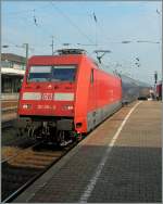 Die DB 101 054-5 erreicht mit einme CNL Basel Bad bf.
5. Juli 2006