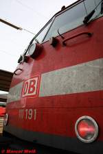 BR 6111/101064/die-111-191-im-kassler-hbf Die 111 191 im Kassler Hbf mit dem DOSTO nach Frankfurt