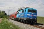BR 6111/138877/111-017-bei-ostermnchen-auf-der-fahrt 111-017 bei Ostermnchen auf der Fahrt von Mnchen nach Salzburg am 14.5.2011. 