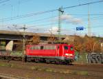 br-6140-e40/103102/140-716-2-fuhr-mit-einem-gueterzug 140 716-2 fuhr mit einem Gterzug durch Hamburg-Harburg am 6.11.