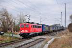Mit dem DGS 48320 aus Brno rollt die EGP-Lok 140 824 am 21.03.2012 durch Sildemow.Das Ziel Rostock-Seehafen ist fast erreicht.