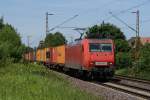 145 044-4 mit einem Containerzug bei der Durchfahrt durch Hannover-Limmer  am 5.06.10