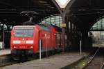 br-6146-traxx-f-p140-160-ac1-2/61285/146-030-2-mit-dem-re-2 146 030-2 mit dem RE 2 'Rhein-Haard Express' in Mnchengladbach Hbf am 27.03.2010