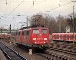 151 096-5 fuhr mit einer Schwestermaschine am 11.12 durch den Bahnhof von Minden/Westfalen.