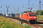 Mit dem nur Sonntags verkehrenden KLV-Zug 50272 von Rostock Seehafen nach Hamburg-Billwerder startet die 152 093 am 16.09.2012 ihre Reise .