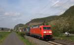 152 114 mit KLV-Zug in Richtung Süden am 10.04.14 in Leutesdorf
