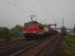Die 155 017 am 30.10.2010 mit einem Gterzug unterwegs bei Thngersheim.