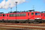 Auch 155 262(LEW 1984/18282) hat hoffentlich nur eine kurze Pause in Rostock-Seehafen.Die z-gestellte Lok zeigt sich am 02.01.2013 im Bahnhof an der Ostsee.