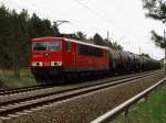 155 004 mit Kesselwagenzug bei Elsterwerda. 03.05.2013