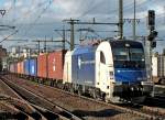 183 704 mit Containerzug am 21.10.10 in Fulda