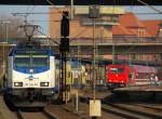 Neben dem HSV-Sonderzug gezogen von der HGK Traxx 185 603-8 fuhr der Metronom Regional nach Lneburg hinaus.