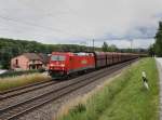 br-6185-traxx-f140-ac1-ac2/150470/die-185-236-am-19062011-mit Die 185 236 am 19.06.2011 mit einem Kohlezug unterwegs bei Vilshofen. 
