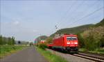 185 382 mit Güterzug in Richtung Süden am 10.04.14 in Leutesdorf