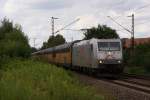 br-6185-traxx-f140-ac1-ac2/88920/185-539-4-mit-einem-autozug-in 185 539-4 mit einem Autozug in Hannover-Limmer am 30.07.2010