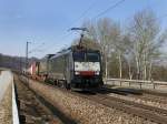 br-6189-es-64-f4-/130644/die-es-64-f4-156-am-24022011 Die ES 64 F4-156 am 24.02.2011 mit einem KLV-Zug unterwegs bei Hausbach. 
