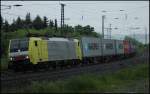 br-6189-es-64-f4-/270900/189-931-mit-containerzug-am-010613 189 931 mit Containerzug am 01.06.13 in Gtzenhof