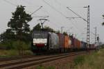 ES 64 F4-999 der ERS Railways mit einem Containerzug in Wiesental am 04.08.2010
