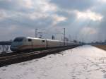 Gott schaute Runter zu dem ICE1 der von Stuttgart kommend durch ein kleines Rtchen bei Lneburg namens Ochtmissen durchfuhr. Gesehen am 20.2.