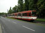 strassenbahn/87508/eine-doppeltraktion-aus-koelner-stadtbahnwagen-b Eine Doppeltraktion aus Klner Stadtbahnwagen B hat am 14.06.2004 gerade die Haltestelle 'Ubierring' verlassen, um als Zug der Linie 16 weiter nach Kln-Niehl zu fahren.
