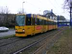 Ein DWAG-M8 der EVAG ist am 16. Januar 2009 auf der Schtzenbahn in Essen unterwegs.