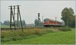 Ein Nahverkehrszug mit einer schiebenden DB 218 nach Lindau Hbf erreicht Hergatz.

11. Sept. 2023
