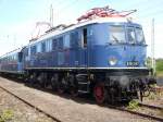 Eisenbahnbilder E18 047 Bw Halle P. am 27.Juni 2009 mit einem Sonderzug in Bergen/R�gen.