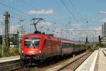 1116 260-9  Europischer Lokfhrerschein  zog den EC 112 nach Frankfurt/Main Hbf in den Mnchener Ostbahnhof hinein. 26.7.11