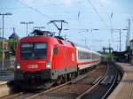 1116 052-0 stand am 29.5 im Bahnhof Lneburg mit dem IC 2082  Knigsee  zur Abfahrt bereit.