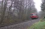 Eisenbahnbilder/470645/da-kommt-erleise-aus-dem-wald Da kommt er...Leise aus dem Wald angebrummt, der Nussknackerexpress nach Puderbach am 13.12.2015