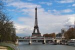 Meine Schonsten/491332/auf-dem-weg-zur-pariser-freiheitsstatue Auf dem Weg zur Pariser Freiheitsstatue gelang mir dieses Bild mit einem mir aber leider unbekannten Triebzug. (Paris, 16.04.2016)