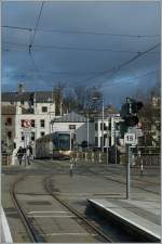 Seit einigen Jahren hat auch Dublin wieder seine Strassenbahn, die hier Luas genannt wird. 
Beim der Haltestelle von Heuston am 14. April 2013