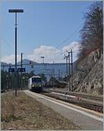   Der  Spaghetti -Zug der Gegenzug erreicht Vallorbe, wobei dei SNCF Sybic BB 26061 abgebügelt in den SBB 15000 V 16 2/3 Hz Wechselstrombereich einfährt.