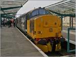 Ebenfalls ein Klassiker: die Class 37, welche mietweise in Form der 37403 bei der Nothren noch im Planeinsatz steht, hier bei der Ankunft in Carlisle.