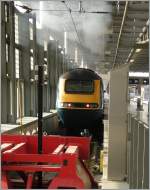 Nicht nur Dampfloks rauchen...
HST der Midland Main Line verlsst (London) St Pancras.
22.04.2008