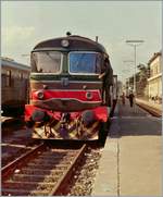 Die FS D 345 1057 hat sich in Aosta vor ihren Zug gestellt. 

Analog Bild vom Sept. 1985