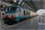 E 402/597437/die-fs-402a-043-und-eine Die FS 402A 043 und eine 402B sind mit einem NightJet in Milano Centrale eingetroffen.
16. Nov. 2017 