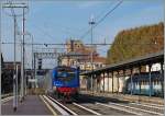 e-464-traxx-p160-dcp/479828/die-attrakiv-gefaerbte-fs-e-464 Die attrakiv gefärbte FS E 464 681 mit passenden Wagen verlässt Lucca Richtung Viareggio.
12. Nov. 2015